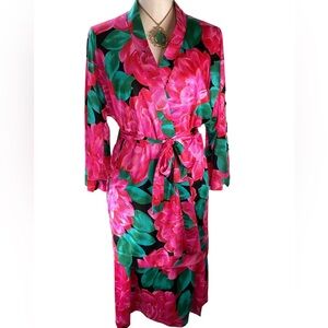 Vintage 1950’s Perfection Fit by Roxanne Hostess Jacket & Skirt Set. B32